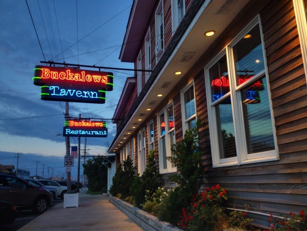 Buckalews Restaurant and Tavern