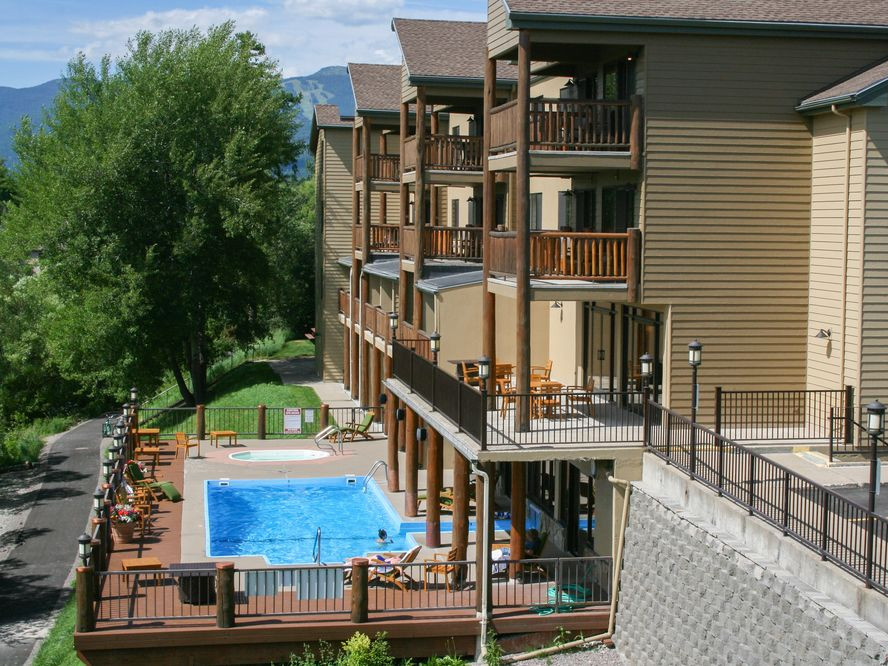 Delaware North Pine Lodge