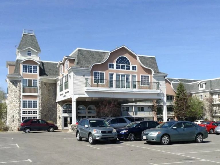 Mackinaw Hotel Management The Lighthouse Restaurant - Petoskey, Michigan